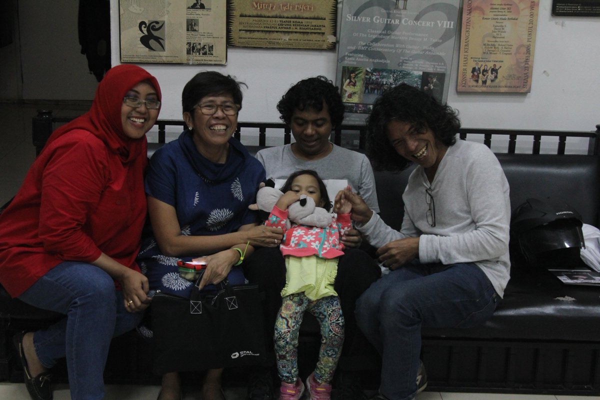 Photo By Jose

Soundcheck Konser "Suara Dari Jauh" AriReda