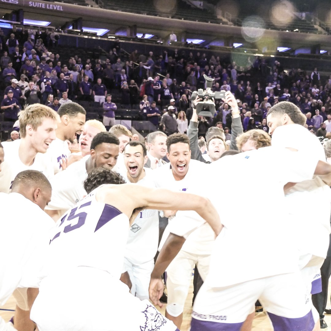 TCUBasketball's tweet photo. Ending the season with a W 👌

#GoFrogs https://t.co/tWViQtNMiB