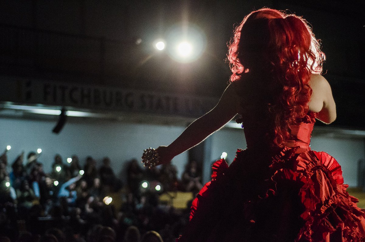 agreenphotog's tweet photo. PHOTOS: 'Willy Wonka and Her Drag Factory' held at FSU https://t.co/IPOKX9GwB8 #dragfactory @Fitchburg_State @FSUGSA More pics to come https://t.co/kKX0HNNSQj