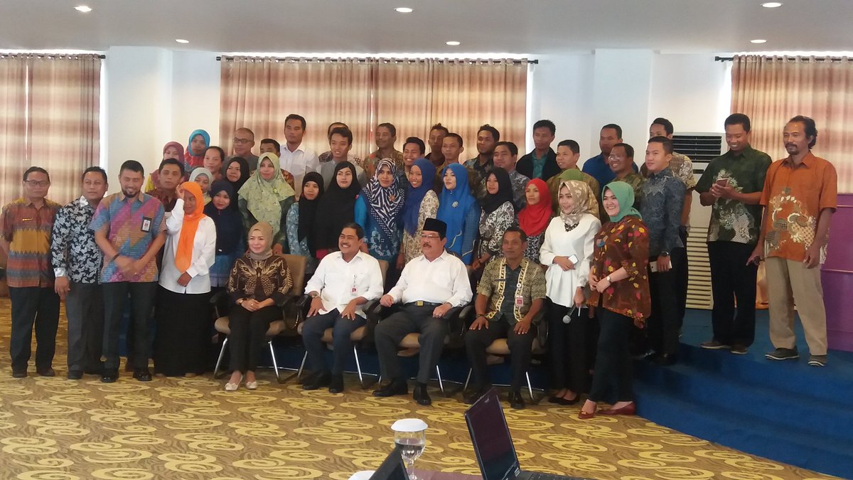 Desa Online "mendunia" <a href="/jokowi/">Joko Widodo</a> <a href="/KemenDesa/">Fast Track Travel</a> <a href="/EkoSandjojo/">Eko P. Sandjojo</a> <a href="/AhmadErani/">Ahmad Erani Yustika</a> @hm_nurdin #desaonline #desamembangunindonesia #paserbuenkesong