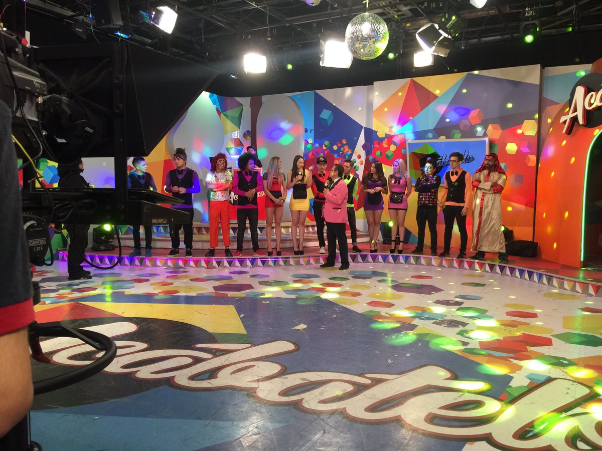peyoyo_producer's tweet photo. 😍#Meseritas #Acábatelo #MultimediosMTY @ArelyTellez trabajando para CR https://t.co/rvuaJdgpyD