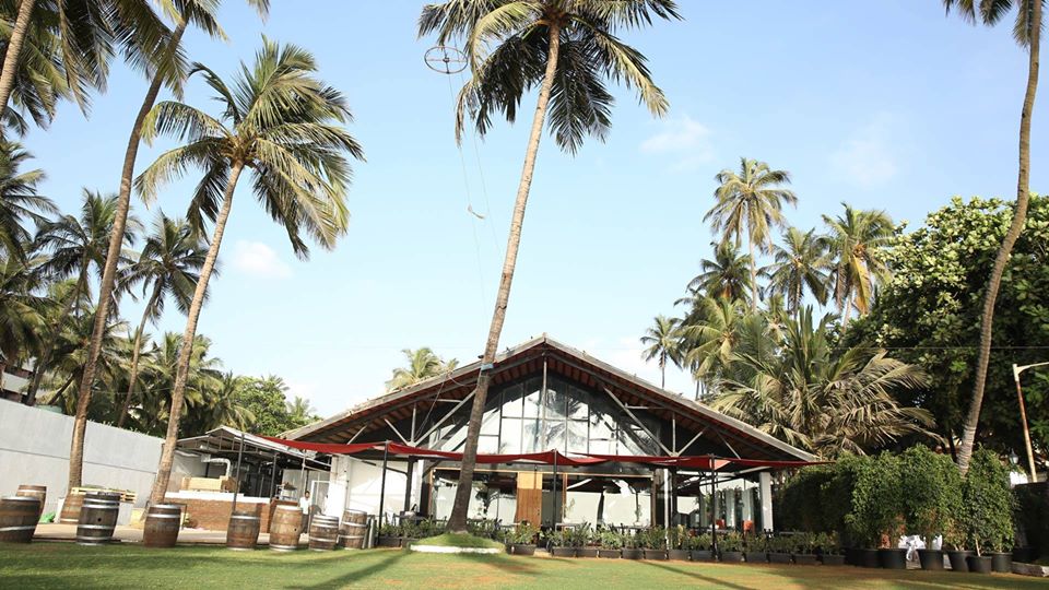 The stage for Sunday is being set, let's watch the Sun go down together..🌴🌅🎶😍

<a href="/catchingfliesuk/">CATCHING FLIES</a> at <a href="/RazzRhino/">Razzberry Rhinoceros</a> 👉 buff.ly/2oFzMUa