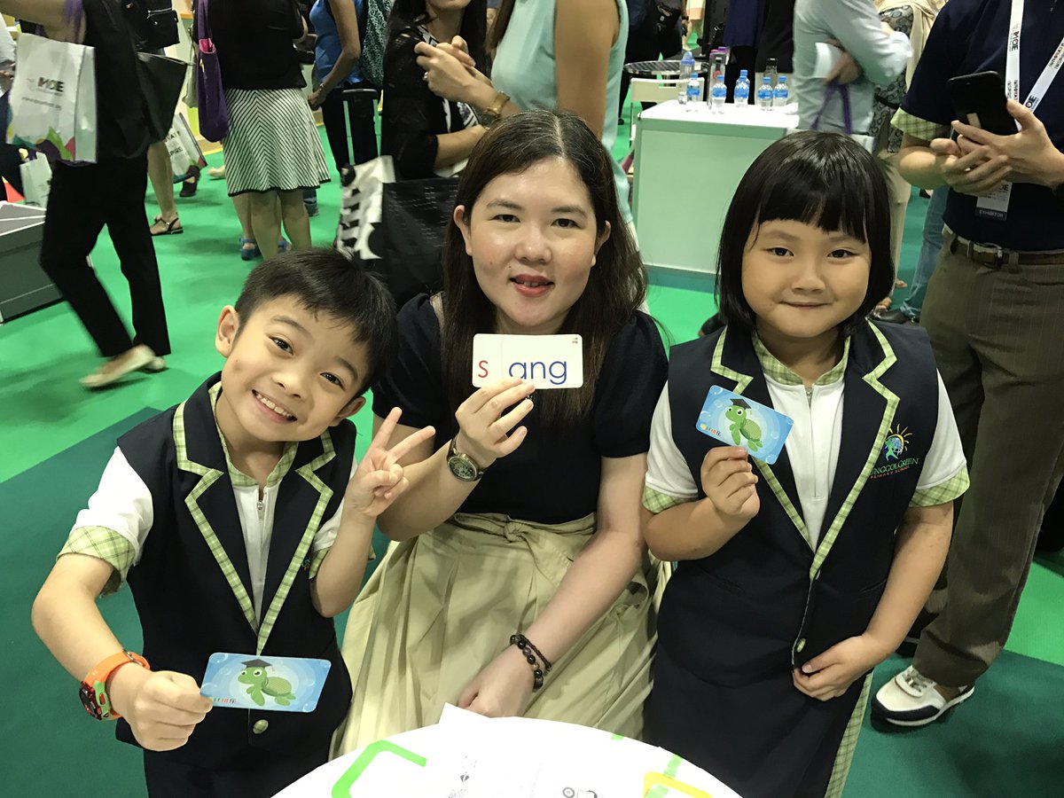 HWSMdmDNg's tweet photo. Fun way to engage pupils in the learning and reinforcement of 汉语拼音 😊👍🏻#hongwenschool #excelfest https://t.co/KfO5sEYebJ