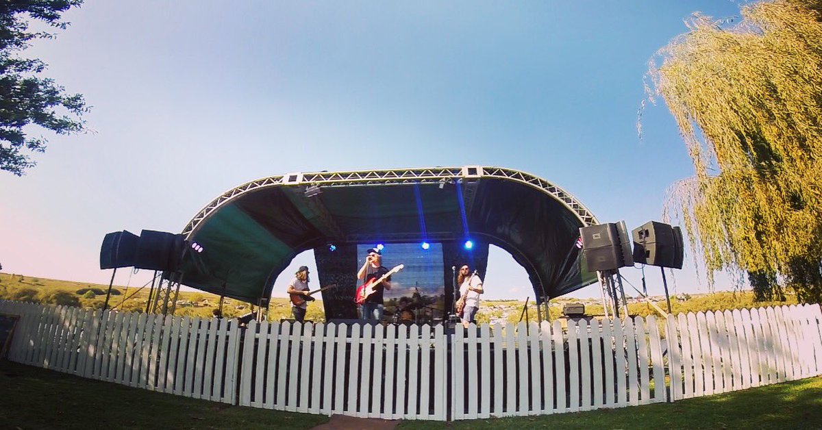 Schools out! ❌ 

If you're in Durban, we've got a few gigs lined up during school holidays and the Easter weekend! 🐰🍫