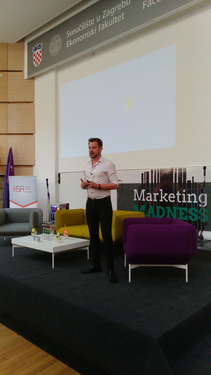 MM_konferencija's tweet photo. Denis Tomić započeo je prvo predavanje MarkeTHINK-a. Objasnit će nam kako Emily čita ponašanje potrošača. #MM2017 https://t.co/ymyGlR3WCs