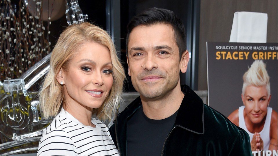 Kelly Ripa Wishes Her Hubby Mark Consuelos A Happy Bday  