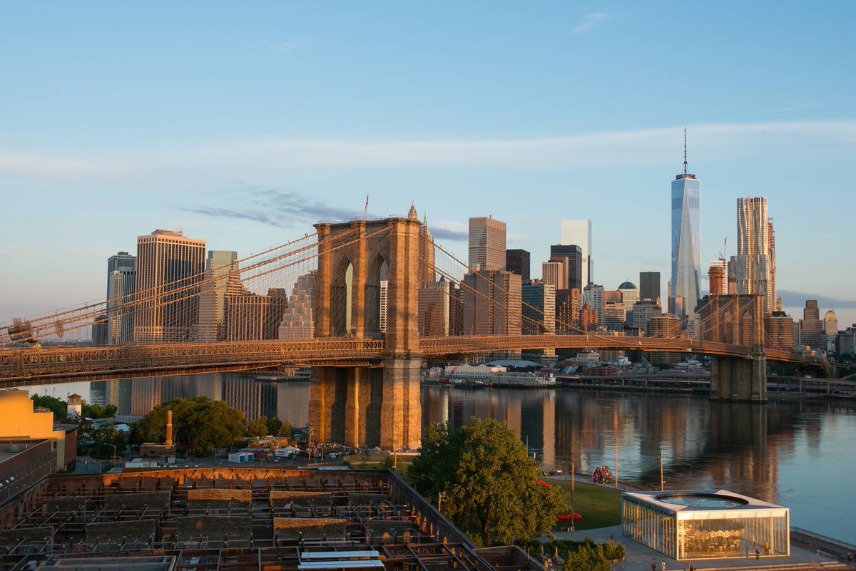 bridge_porn's tweet photo. @Toribridges10 Nothing will hold you say? What about the advanced infrastructure of the Brooklyn Bridge which safely carries 150,000 vehicles every day? https://t.co/ibRsyZhNp7