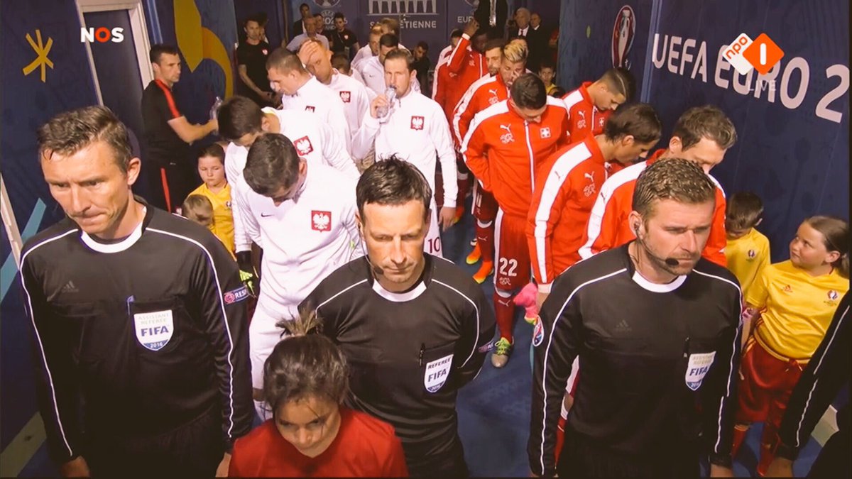 たいち 来季からプレミアリーグリーグからサウジアラビアのリーグに移籍する Fifa国際主審 マーク クラッテンバーグ 00年までは副審登録だったのに01年から主審として数々の試合をこなしてきたベテラン審判 マーククラッテンバーグ プレミア