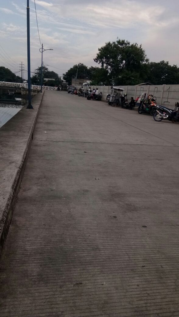 SGpsmg's tweet photo. jln2 asik y hari libur sambil bagi2 kaos. #Jalan2JKT #kicau_saya #boservan #dp 0 #aripin putra https://t.co/z15mP7pGq6