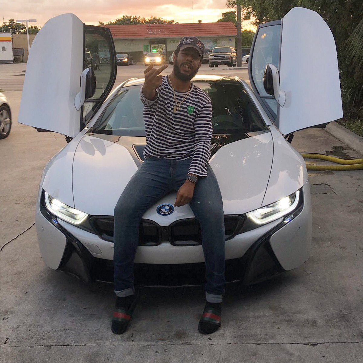 SunnyFritz's tweet photo. bruhh I'm fuckin blown ' r.i.p my fuckin brudda Jose . Shit wild out here kid smh https://t.co/yO97E17HaH