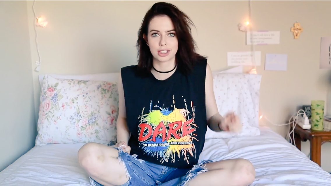 Cimnizer_'s tweet photo. OMG THE NEW VIDEO... IM DEAD. you guys areeeee so FREAKING cute!! 

But Im kinda confused.it was thursday. is #cimorellisaturday cancelled? https://t.co/QFtcLypMAV