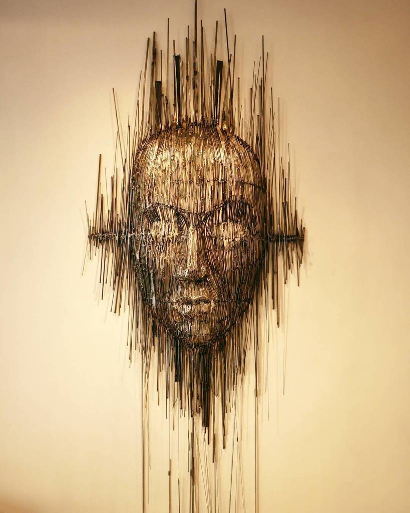 ZoldenAge's tweet photo. While it looks like a sketch, this is a 2.5 metre tall steel sculpture by Caroline Brisset that we caught in the ArtThemaGallery.

#art #st… https://t.co/OJ4Vq7mcA4