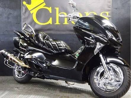 XJRMJCZRX's tweet photo. フォルツァ、マジェスティ、XJR400、ゼファー400辺りを探してます。
黒が出来ればいいです。
ありましたらDMください
写真はイメージです！！ https://t.co/YYQZr1A59Y
