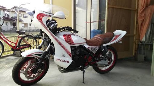 XJRMJCZRX's tweet photo. フォルツァ、マジェスティ、XJR400、ゼファー400辺りを探してます。
黒が出来ればいいです。
ありましたらDMください
写真はイメージです！！ https://t.co/YYQZr1A59Y