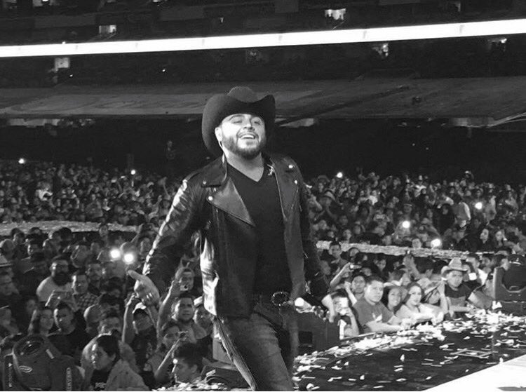gerardoortiznet's tweet photo. Gracias #estadioazteca #fiestadelaradio #paraquelastimarme @pollokebuena https://t.co/euiyUyxexz