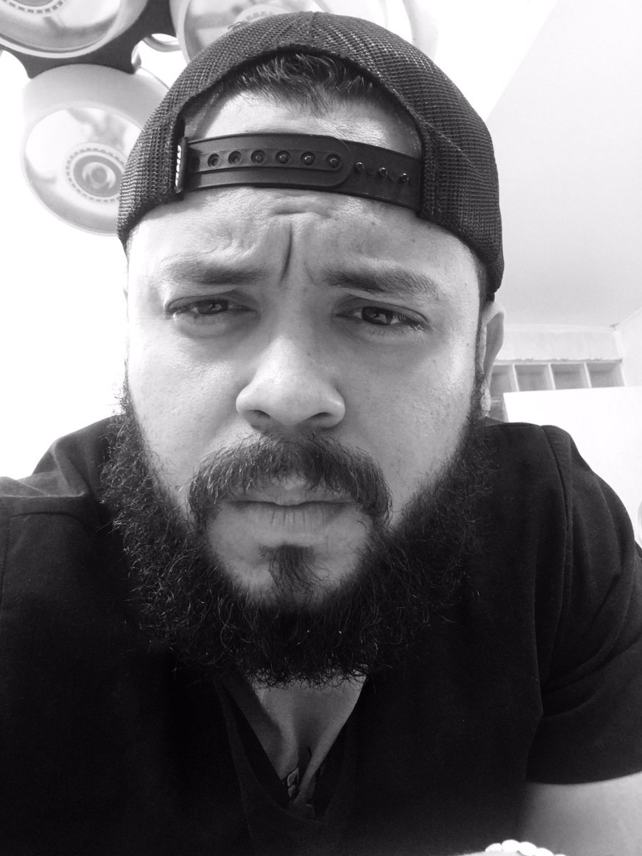 DRLadronMD's tweet photo. - Doc, quítese eso de la cabeza 😠
Ay, se me olvido 😅
#AndoZombie 😷 @MonsterEnergyMx https://t.co/d4svlJ998C
