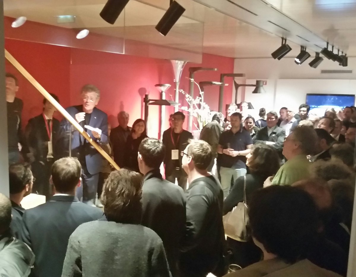 fabio_cardinali's tweet photo. @iguzzini president Adolfo welcomes guests @iGuzziniFrance showroom In Paris for the #Bladetour #yourownblade #freeyourblade https://t.co/3h0r7cd7rh