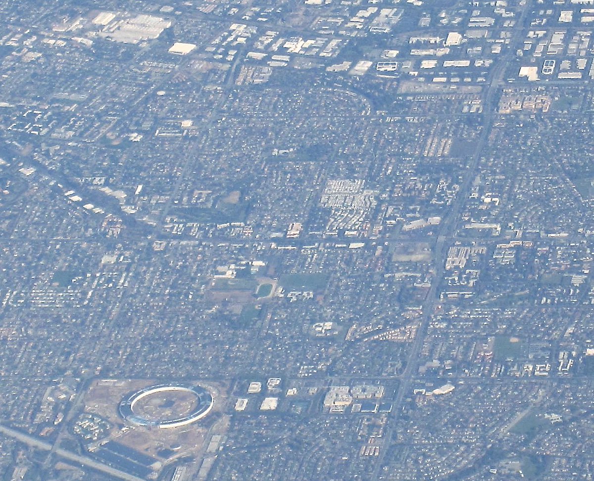 gregcolson_'s tweet photo. New Apple Campus construction, Cupertino, CA., 2016 (photo by Greg Colson) #applecampus  #https://www.gregcolson.org/rumination-zone/page/1 https://t.co/GhWmfg2UeG