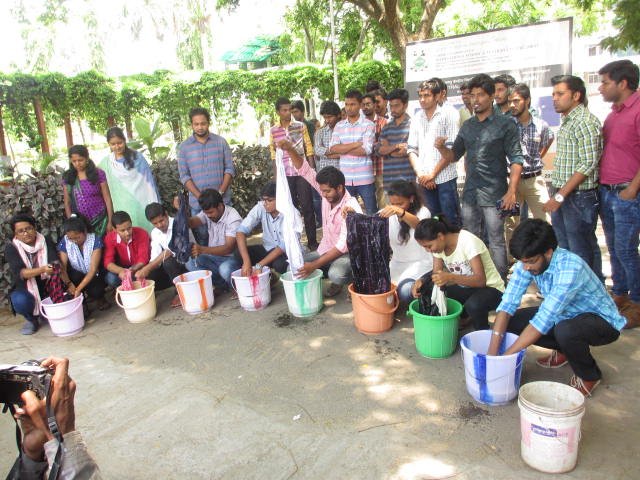 SvpistmStudents's tweet photo. #Day 5 #protest #Better_to_wash_clothes_instead_of_getting_placement_here #Justice_to_the_students_svpistm @priyankathiru @smritiirani @ndtv https://t.co/JE62ZyTj1s