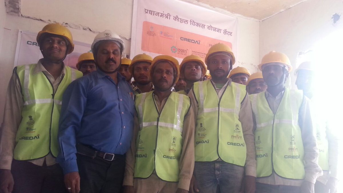 CREDAINational's tweet image. #SkillTraining for Asst Carpenter Shuttering under #PMKVY 2 has begun at Godrej Prana Site, Pune. The training is being imparted by #Kushal.