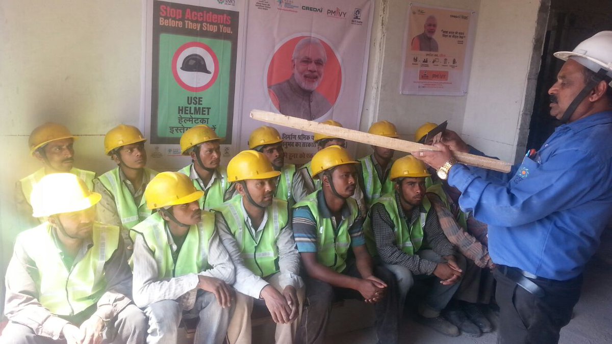 CREDAINational's tweet image. #SkillTraining for Asst Carpenter Shuttering under #PMKVY 2 has begun at Godrej Prana Site, Pune. The training is being imparted by #Kushal.