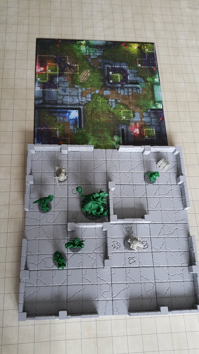 RocketPigTweets's tweet photo. Getting our #superdungeonexplorer on! #SDE custom tiles #3dprinting with #rocketpigtweets DUNGEON SHORT WALLS #TILESCAPE #Kickstarter https://t.co/hp0C8d1kK1
