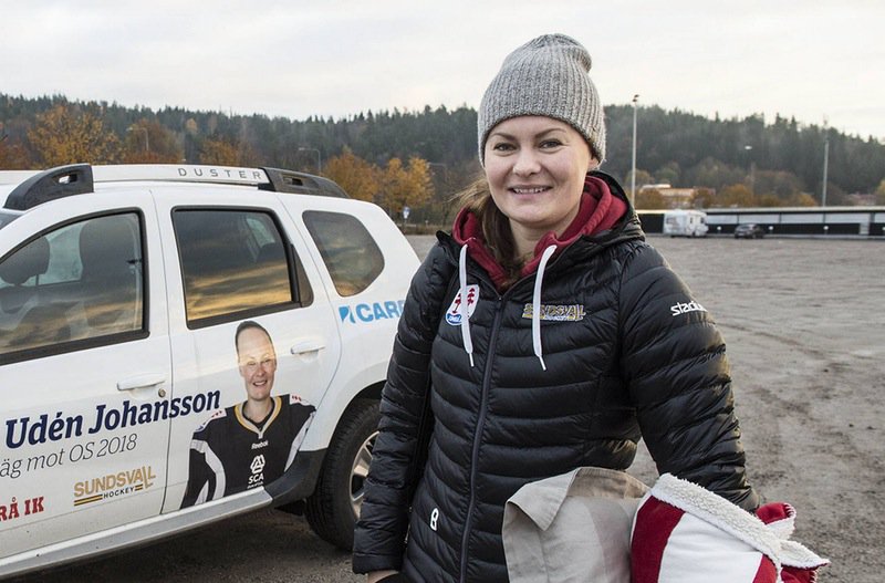 STsporten's tweet photo. PLUS: Erica Udén Johansson laddad för VM-premiären: "Ska inte krångla till det" https://t.co/stZDPrtvFl #twittpuck @SundsvallW https://t.co/vWt5bURXbQ