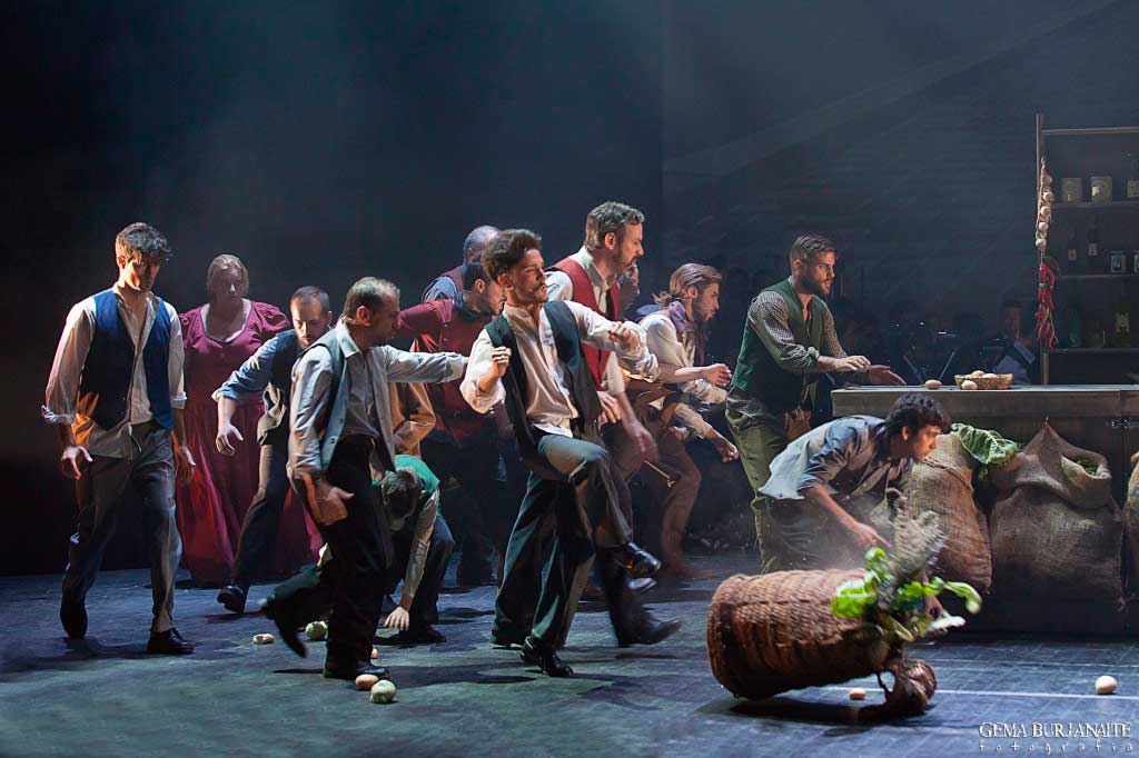 Hoy última función del musical "Germinal" en el teatro Lope de Vega. Producción: Liceo Municipal de la Música de Moguer. <a href="/Ayto_Sevilla/">Ayuntamiento de Sevilla</a>