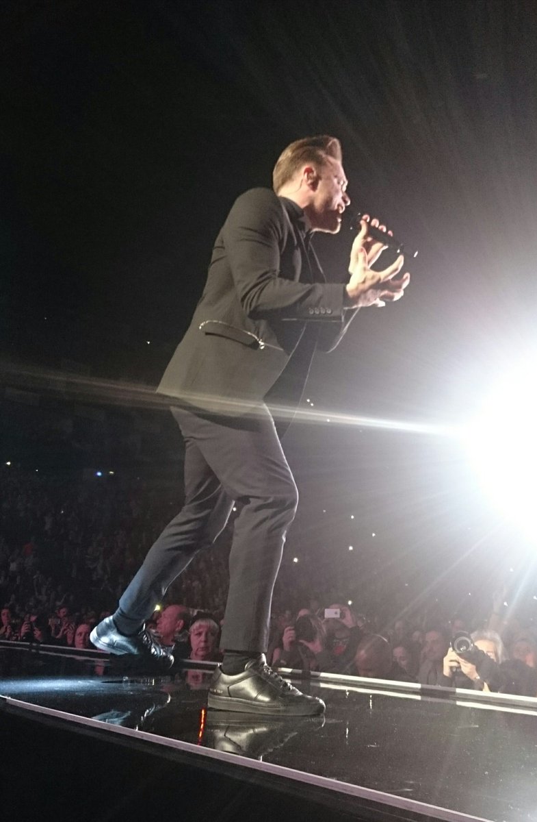 AndreaCheyenne7's tweet photo. @ollyofficial @TheO2 First time seeing you live. WOW What a performance,Loved it! even if you completely caught me by surprise at one point there 😂 #BeetrootRed https://t.co/XodiDjxp0t