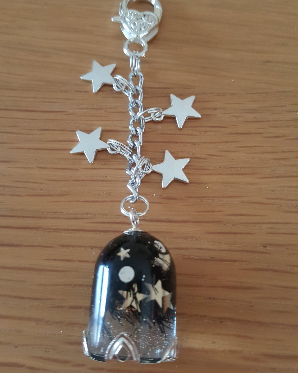 KeepsakeHair's tweet photo. Beautiful new charm, please see the website https://t.co/G3XpEKCM46 for more ideas #horses #horsehair #horsehairjewelry #jewellery #homemade https://t.co/3o2ZGoprOX