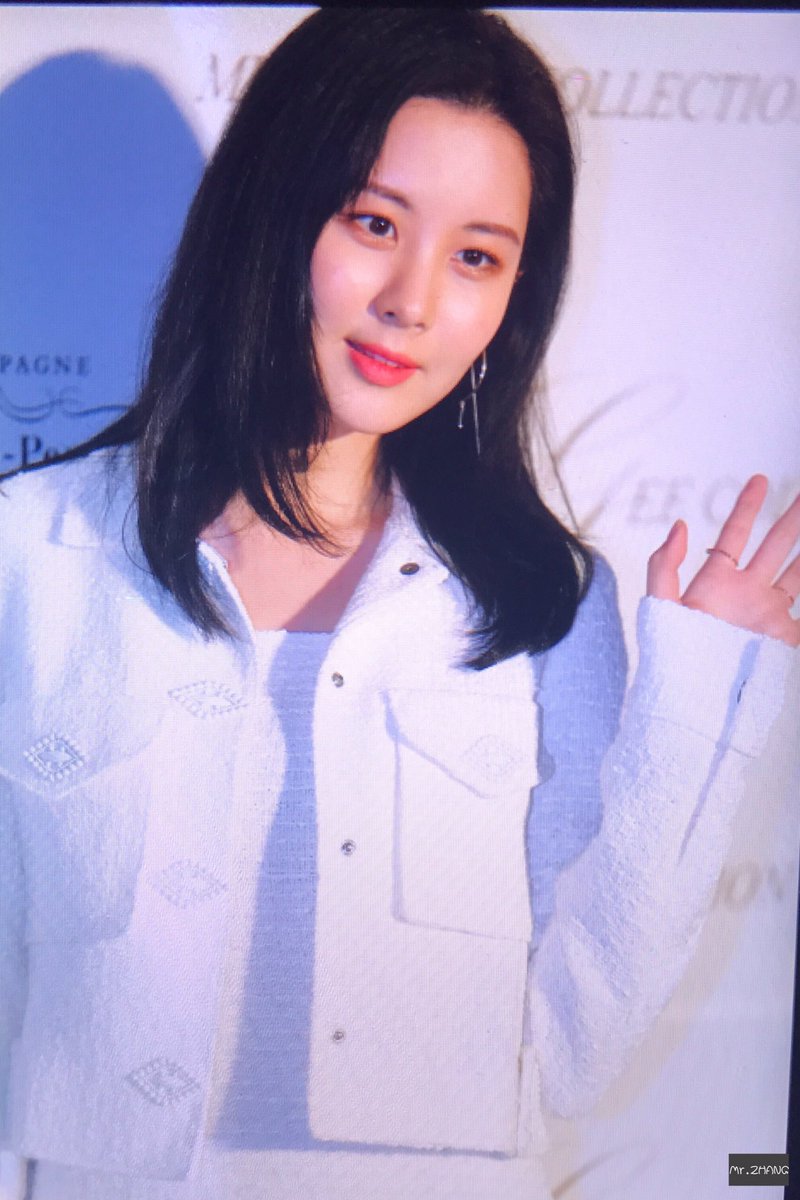 [PIC][31-03-2017]SeoHyun tham dự sự kiện ra mắt BST Thu - Đông của thương hiệu "MISS GEE COLLECTION" trong khuôn khổ "2017 S/S HERA Seoul Fashion Week" vào chiều nay C8OtNTqVYAEzhQW