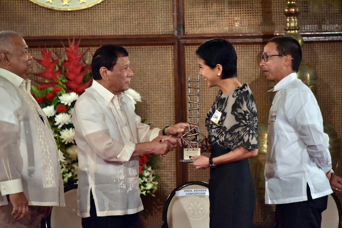 letsgonegosyo's tweet photo. @Feli_Atienza @RRD_Davao @kuyakim_atienza Congratulations @Feli_Atienza! One of the 2017 Go Negosyo Inspiring Filipina Entrepreneurs Awardee! #GoNegosyoPinay2017 https://t.co/RlThGbe815