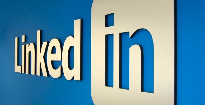 INTELCENTRE's tweet image. Who Has The Best (And Worst) LinkedIn Profile Photos? dlvr.it/NmQzFc #Brazil #cellphones #Graphicssoftware