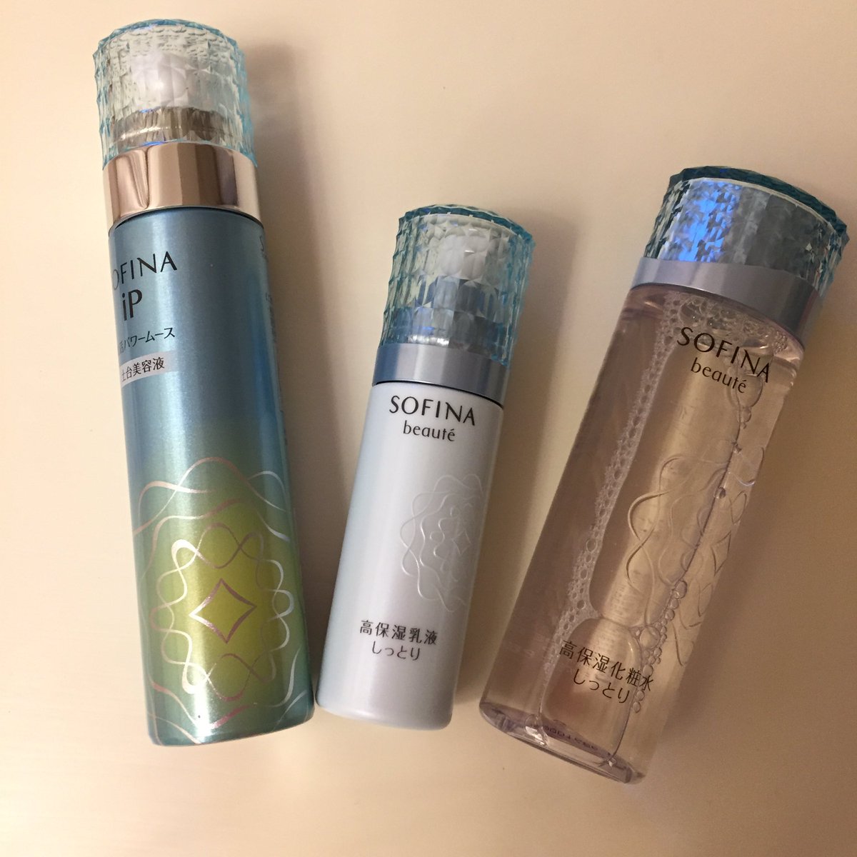 makiko0510's tweet photo. 美的編集部からSOFINA beauteの土台美容液、化粧水、乳液の3点セットを頂きました。モニター後のお肌の変化が楽しみ♡
#さわってソフィーナ #美的ソフィーナ #美的クラブ https://t.co/nO6uXRQUqP