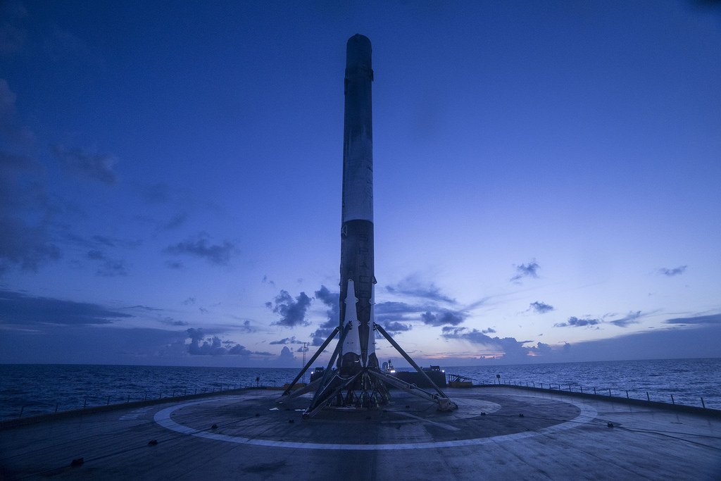 ViragoBeers's tweet photo. The world’s first reflight of an orbital class rocket. Proud to serve America. Have one on us Falcon! https://t.co/RuIU2X9tPE