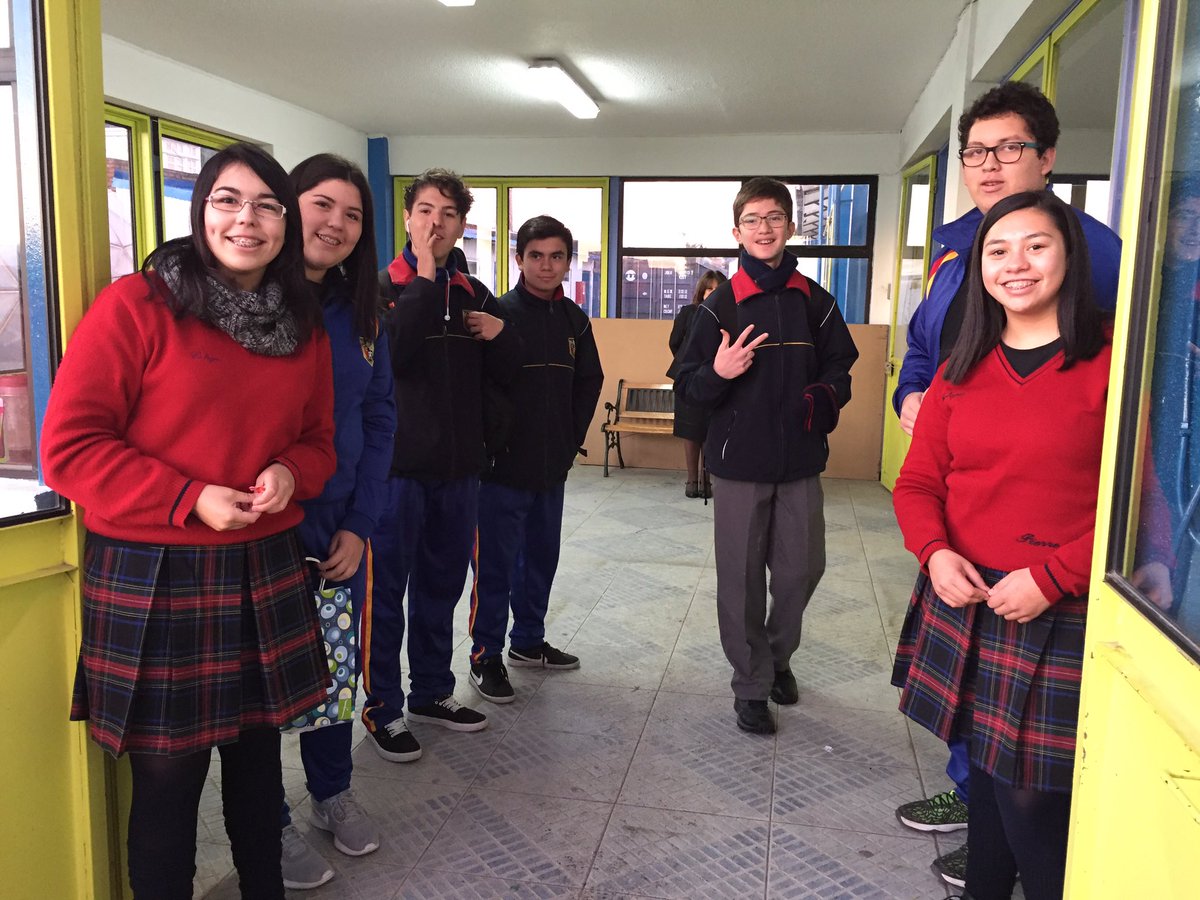 CPierreFaure's tweet photo. Lista 1 haciendo campaña para Centro de Estudiantes. @pinguinodiario @LaPrensAustral @Mineduc @seremieduc_XII https://t.co/v0Y2Z68krT