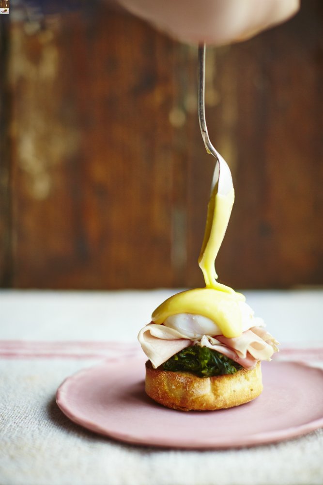 jamieoliver's tweet photo. Sunday breakfast heaven!!! I do love eggs Benedict and this ones a real classic from my comfort food book https://t.co/F8p4kyS5VS xxxx https://t.co/nCInO55U9z