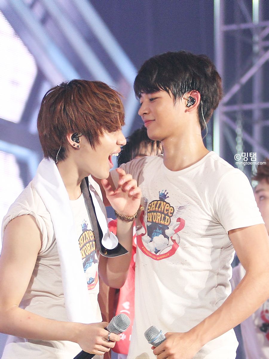 shineeshinelove's tweet photo. 1.がんばったな
2.よくやったぞ
3.上出来!!
4.そんなヒョンの笑顔が欲しくて
今日も頑張る
#2minで妄想四コマシリーズ
#2wm #SHINee https://t.co/jcnczrhTZe
