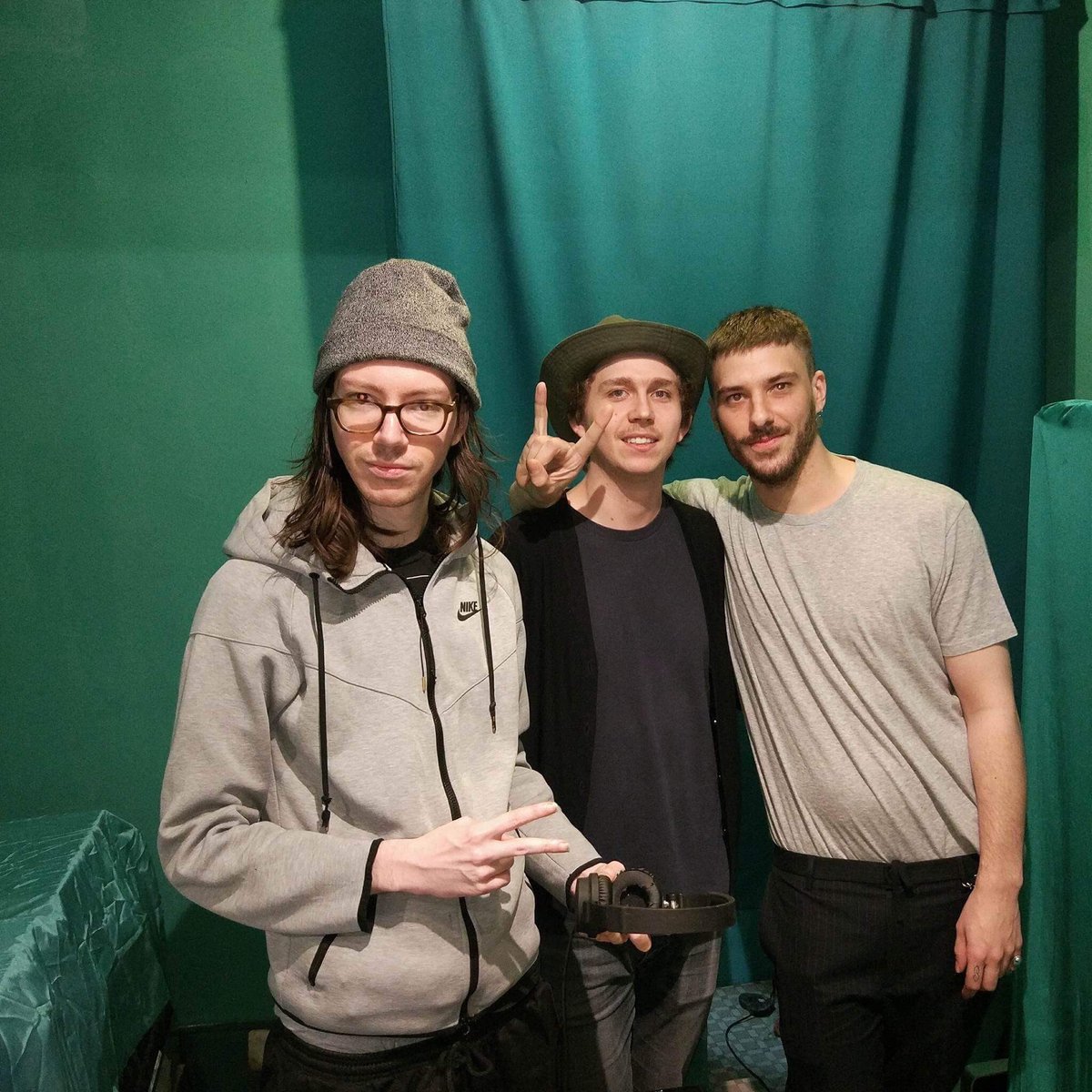 french_waves's tweet photo. 🇭🇰We are live from Hong Kong w/ @RealCanblaster, @SamTiba and #JulianStarke ▶️ 🎶 https://t.co/lebggMo1D3 
#frenchwaves #livetour #djset https://t.co/Nz4egAt6yf