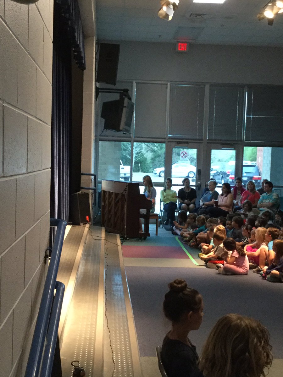 TechatOgden's tweet image. Talent showing at Ogden over 50 acts this year #wehavetalent #talent #talentshow #nhcs #nhcschat #loveit #learningisfun