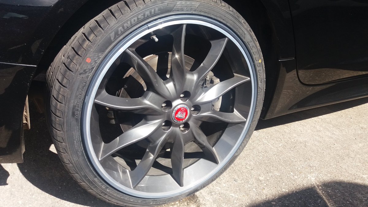 wheelprotech's tweet photo. Gun Metal Grey Alloy Gators fitted @wheelprotech to a New Jaguar XF Sportbrake in #Sheffield #rotherhamiswonderful #barnsleyisbrill https://t.co/PwW9ei4PR6