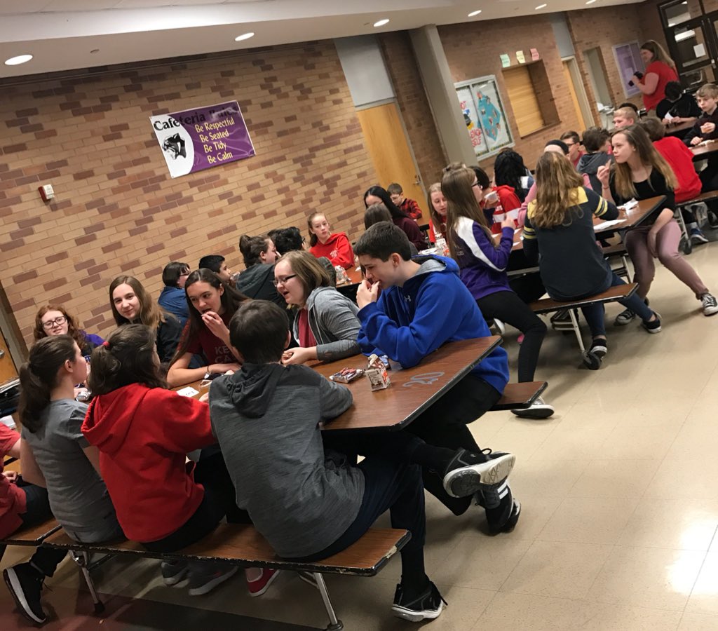 MaumeeMS's tweet photo. Celebrating 3rd Quarter Top 25 and Most Improved this morning with poptarts &amp; donut holes 🍩 https://t.co/cuAe6X1ZiR