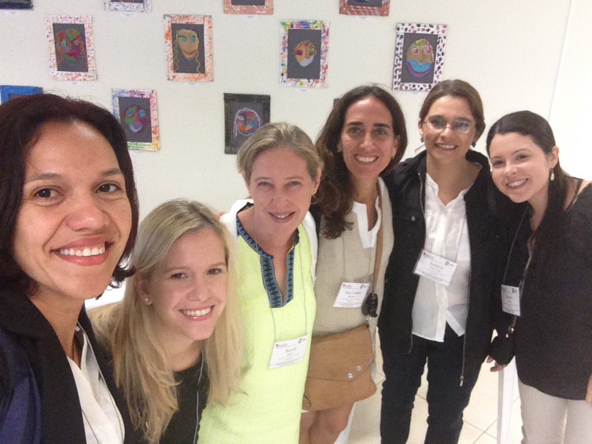 AmaIrvin's tweet photo. #AASSA17 Reconnecting with friends !  @yaujauku  here is your crew ! https://t.co/CK4UKGtmj6