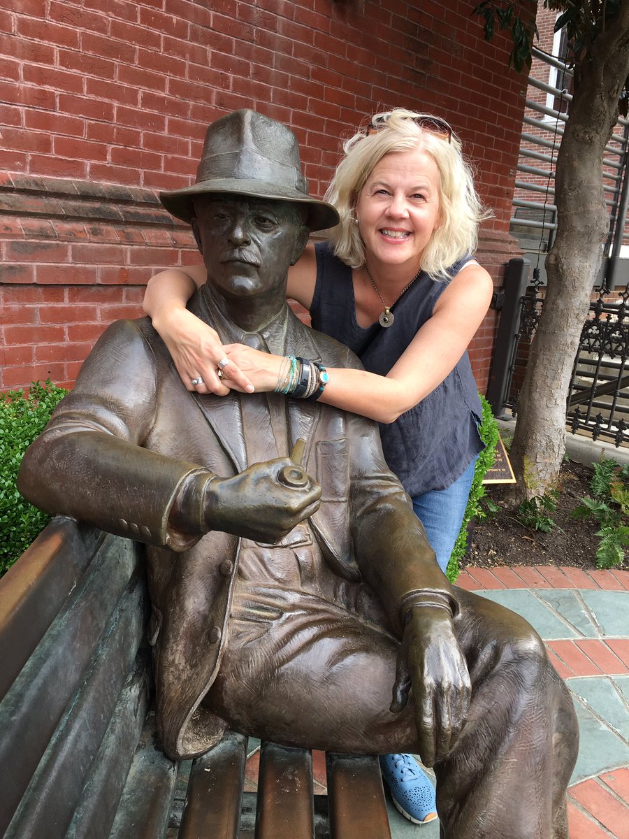 papergirlmacy's tweet photo. Excited to speak about TRUEVINE near Faulkner statue at 2:45 today at the town square courthouse. #OxfordConferenceForTheBook https://t.co/weimZAsN9m