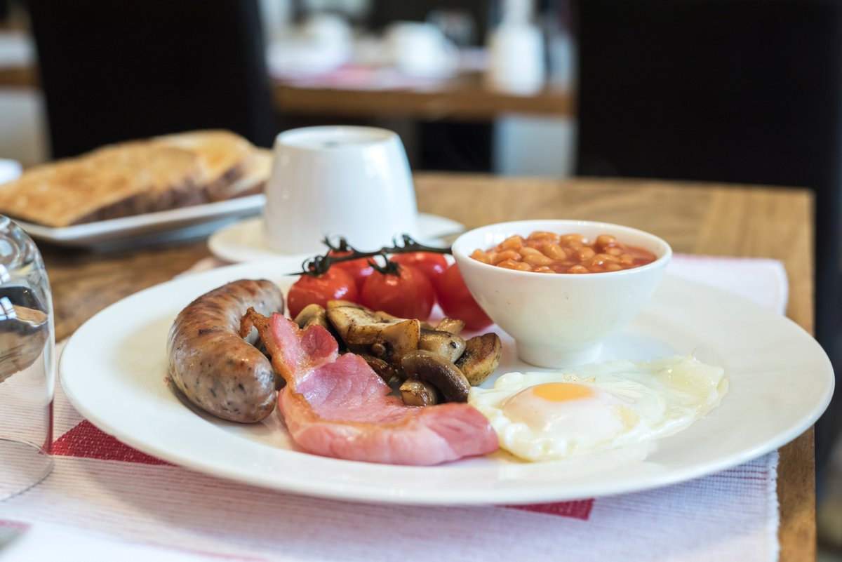 hoteluna's tweet photo. Sweet vs Classic vs Healthy. Always a tough choice @hoteluna 
#breakfast #goodmorning #yummy #regencysquare #Brighton https://t.co/RHw5mtlq4z