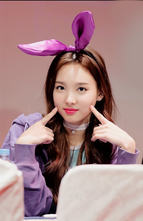 greatzibozz's tweet photo. @_azmfqh Sy nak kompes ngan Nayeon twice lg dlu..😁😁 https://t.co/khuHs1ZfLb