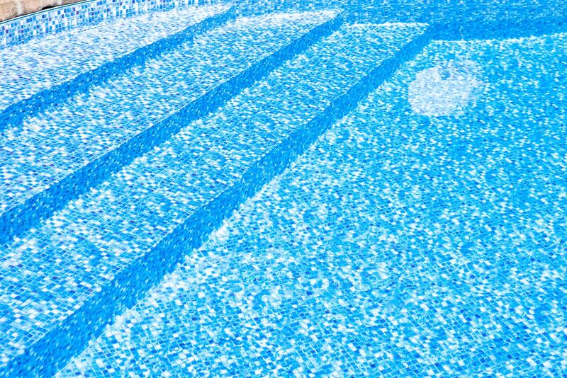 MAST_SalesGroup's tweet image. Loop Loc is a luxury #PoolLiner and #PoolSafetyCover company committed to the swimming pool professional like you! bit.ly/2cfBJky