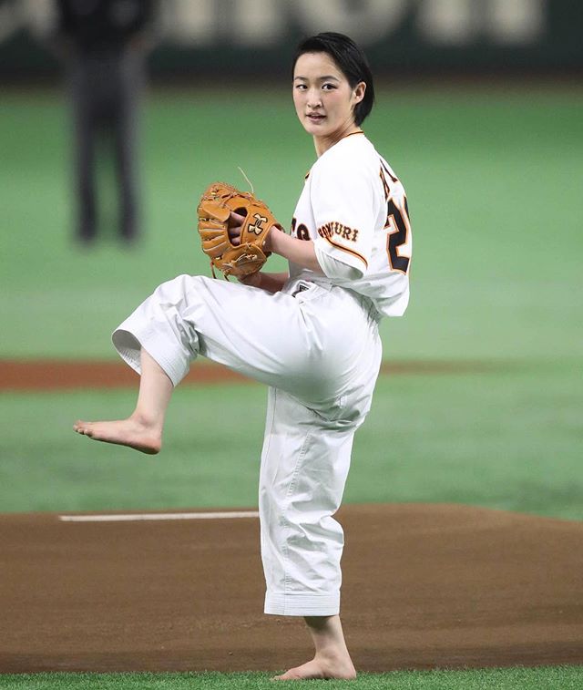 スポーツ報知 巨人取材班 Instagram 巨人 巨人 中日戦 始球式を行う空手の清水希容 Photo By Toru T Co Jtbhqmwk5n Kyojin Giants 巨人 T Co Oybomervos Twitter