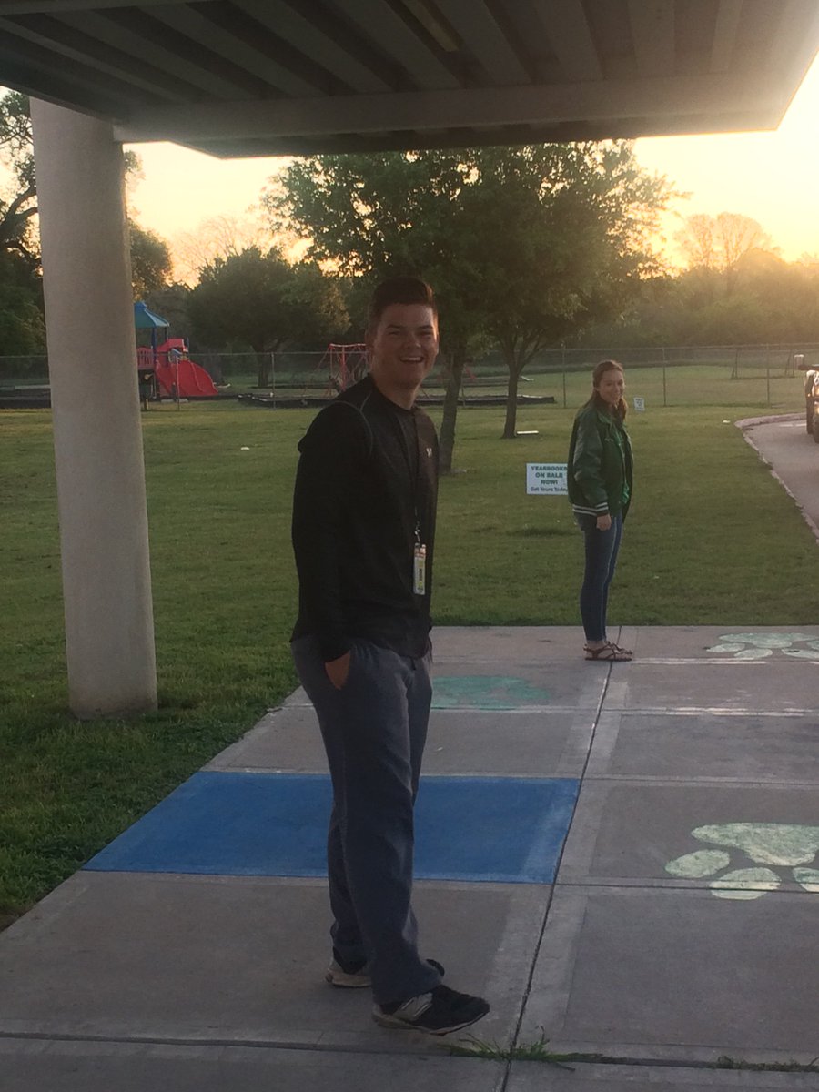 BrenhamElem's tweet photo. Thank you @Brenham_PALs for welcoming our students this morning!! #onebrenham @stevewintoday https://t.co/ELeiWJGTs7