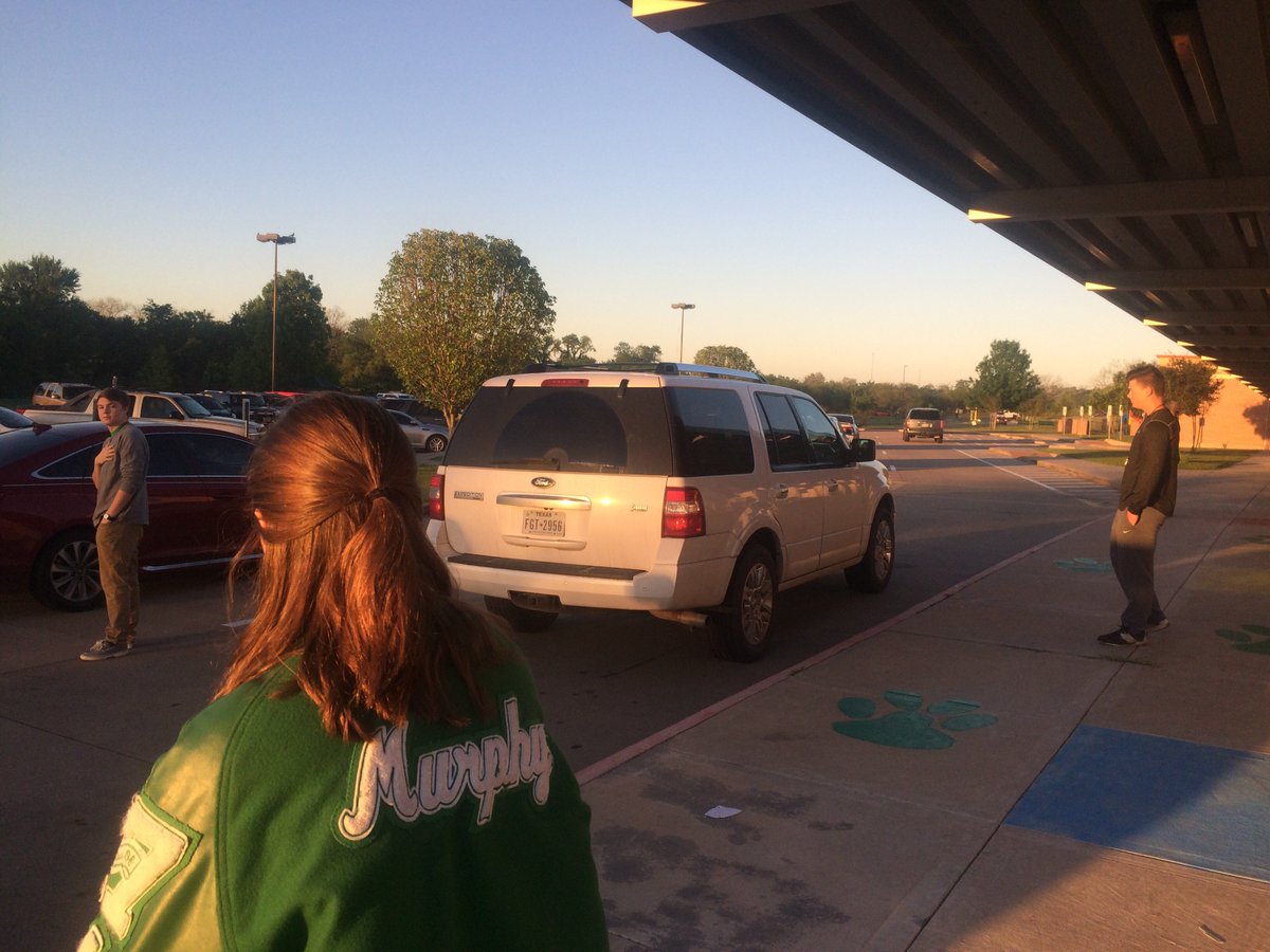 BrenhamElem's tweet photo. Thank you @Brenham_PALs for welcoming our students this morning!! #onebrenham @stevewintoday https://t.co/ELeiWJGTs7
